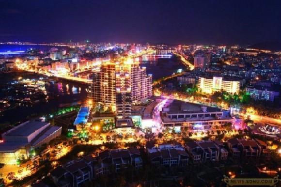 2025香港正版資料免費(fèi)看，一網(wǎng)打盡最新資訊，香港最新資訊一網(wǎng)打盡，2025正版資料免費(fèi)看