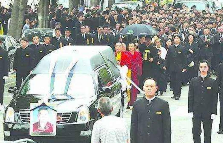 澳門天天六開彩正版澳門，揭秘彩票背后的故事，揭秘澳門天天六開彩正版背后的故事